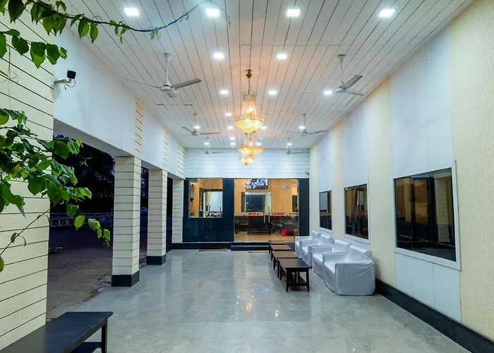 Hotel Amrit Vatika