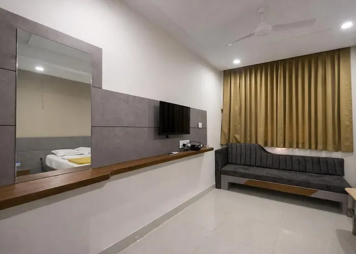 Stayguru Hari Om Residency Bhuj