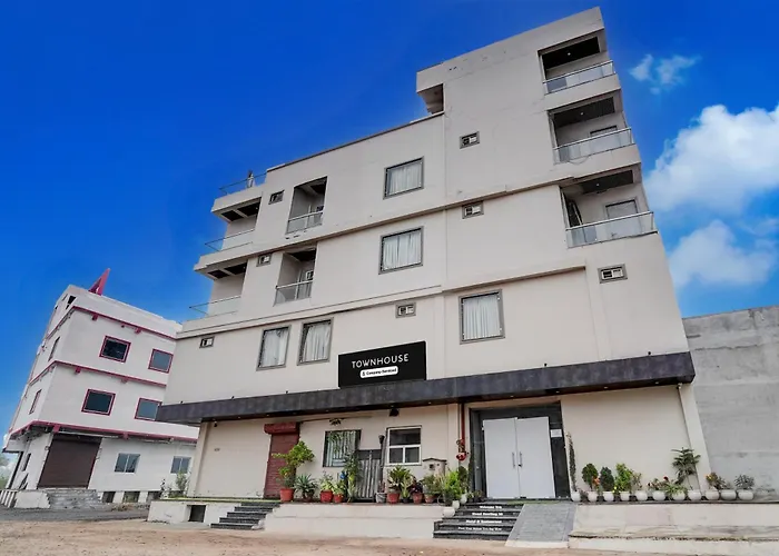 Townhouse Naya Nohra Crossway Kota Formerly Hotel Sterling