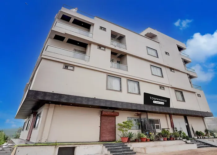 Townhouse Naya Nohra Crossway Kota Formerly Hotel Sterling