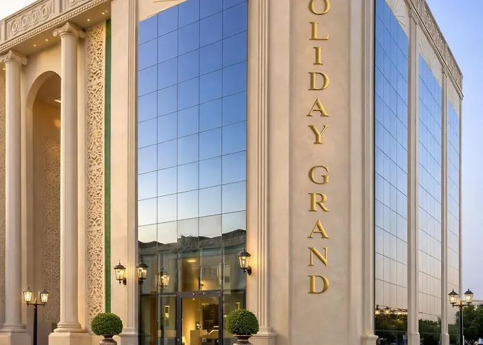 Hotel Holiday Grand