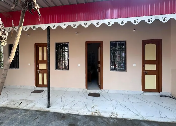 Sri Mayapur Chandrodaya Guest House And Event Holder
