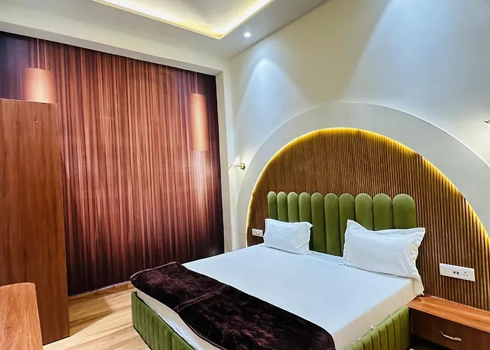 Hotel Cloud 9