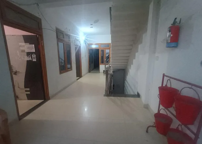 Hotel Golden Night