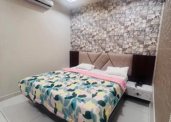 Shree Radha Hotel And Restaurant