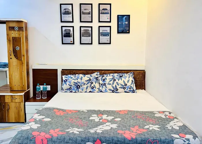 Hotel Pujari Palace