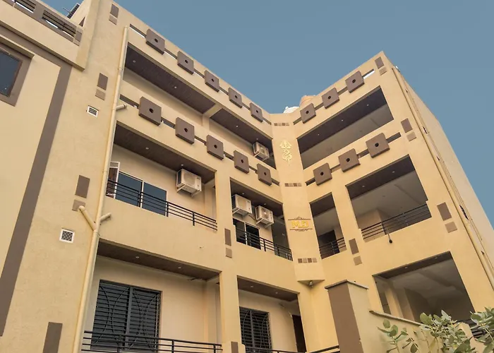 Hotel Ananta Vista