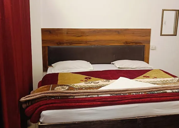 Hotel Mahalaxmi Palace Langasu Karnparyag
