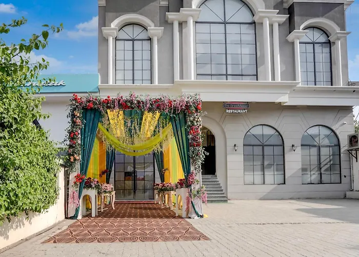 Nirvana Hotel & Banquet
