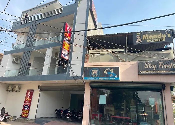 Hotel O S Town Guest House