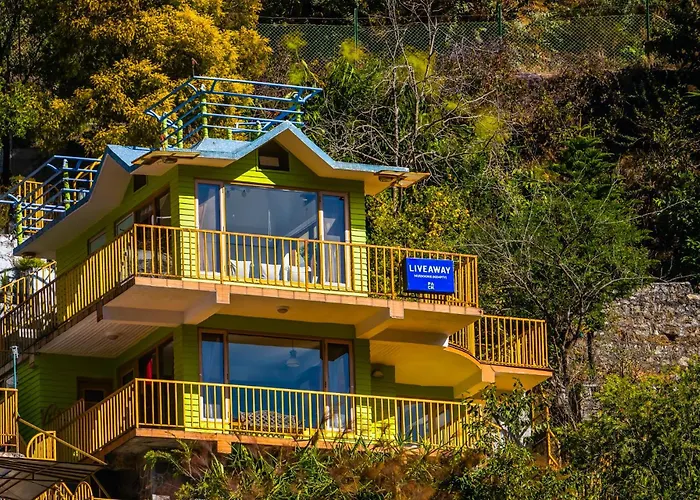 Liveaway Mussoorie, Kempty By Pack