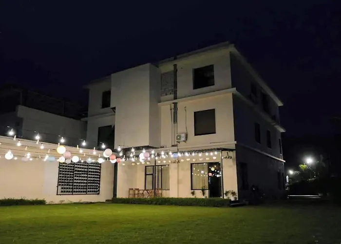 The Monarch Hotel