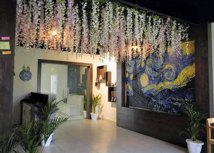 The Monarch Hotel
