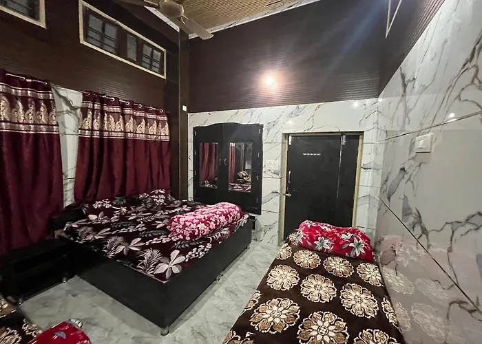 Guru Nanak Devji Yatri Niwas Just 2 Minutes Walk To Golden Temple