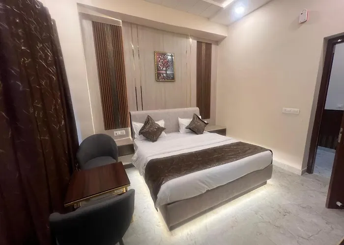 Hotel Highway Retreat