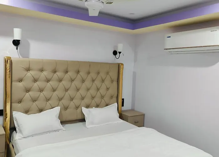 Hotel Narendra Palace