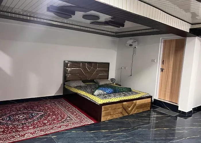 Paradise Banihal Hotel