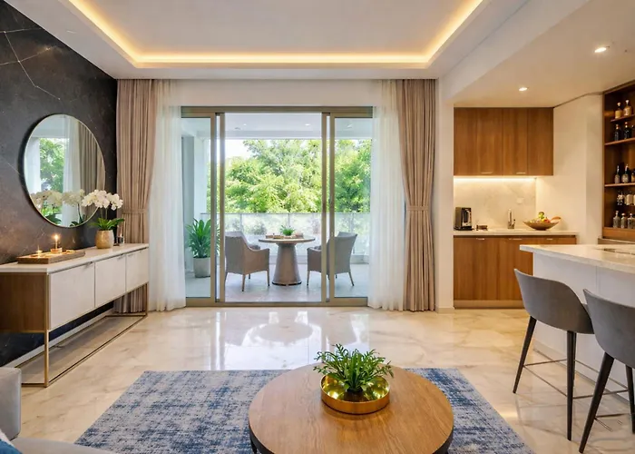Hotel Grand Villa By Signature Stayz Near Igi Airport