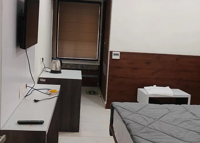 Jsr Grand Hotel And Banquets