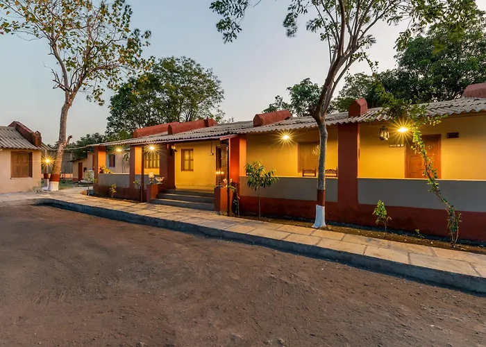 Growpure Luxury Farm Resort With Natural Water Pool - The Kushalgarh Estate