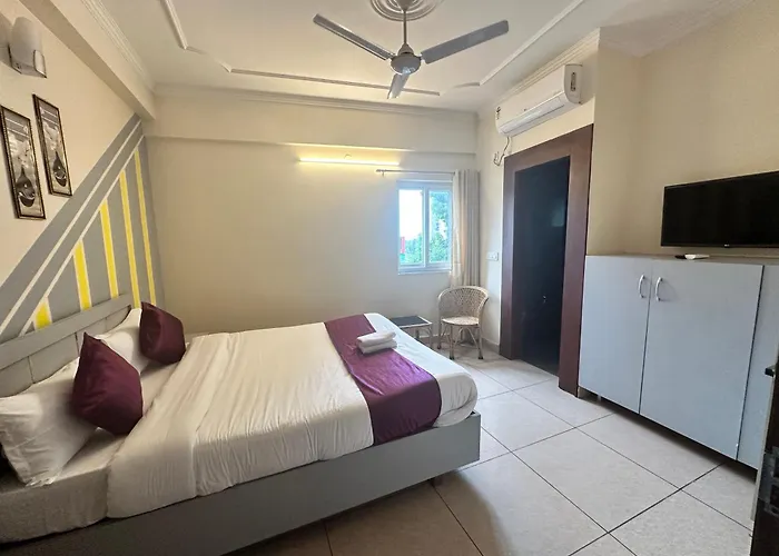 Hotel Clover Inn Malsi