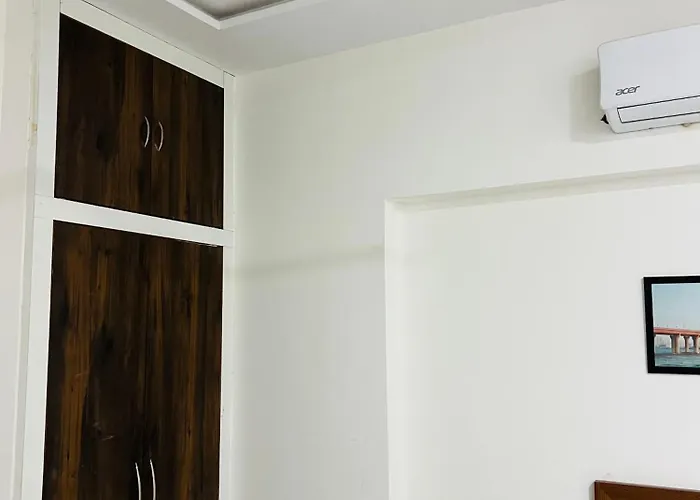 Hotel Cr Residency