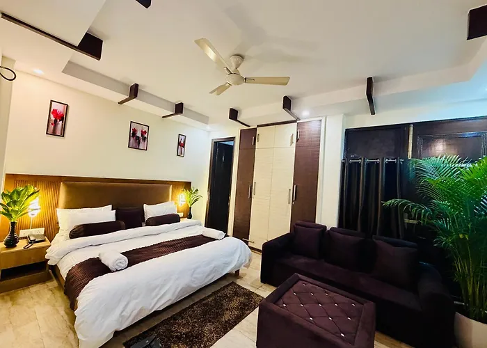 Hotel Oxygen Crown-Couple Friendly-Noida Sector 19