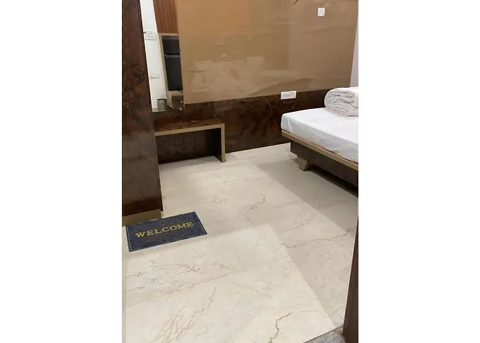 Hotel Shree Nikatan