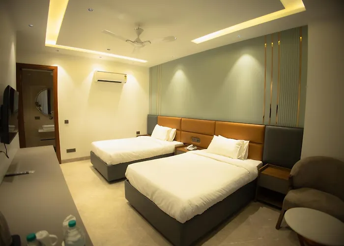 Hotel Ivory Leaf Stays Golf Course Road