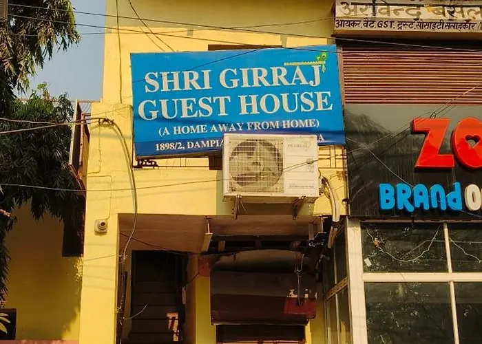 Shri Girraj Guest House