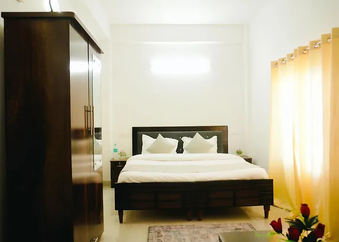 Dhananjay Home Stay