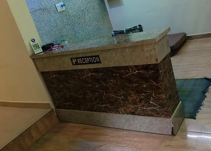 Shri Girraj Guest House