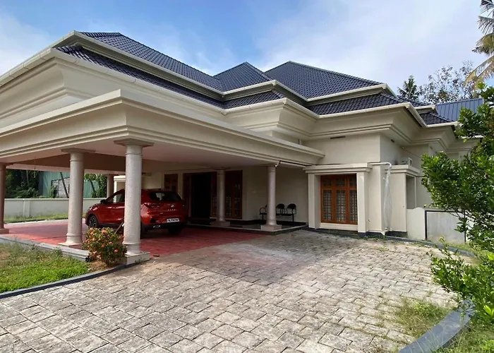 Abida Mansion 4Bhk Near Mcp Convention Centre Irinjalakuda