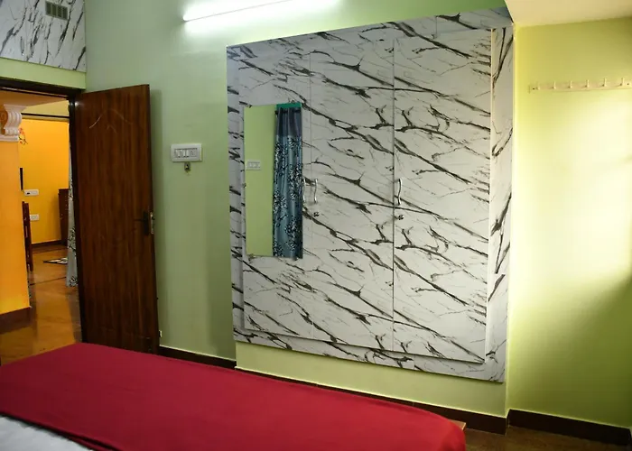Srinivasam Service Apartment