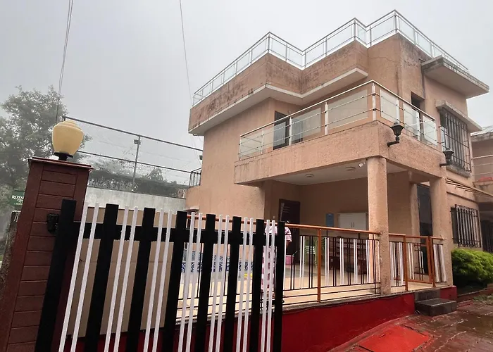 Royal Villa 1 - Luxurious 2Bhk Villa With Huge Pvt Swimming Pool