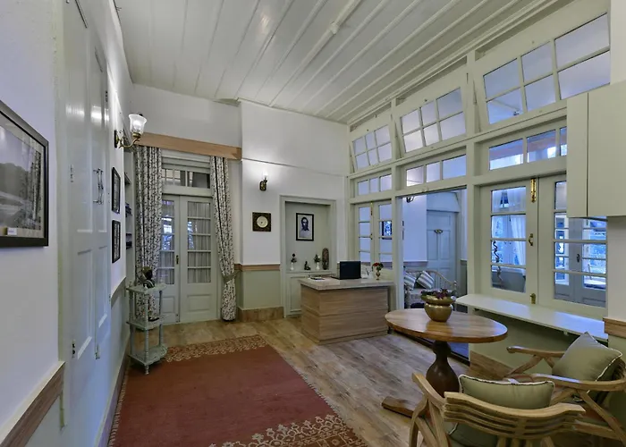 Brij Villa, Dalhousie - A Colonial Luxury Retreat