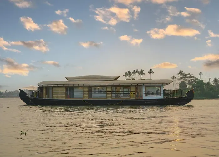 Venice Premium Houseboats Alleppey