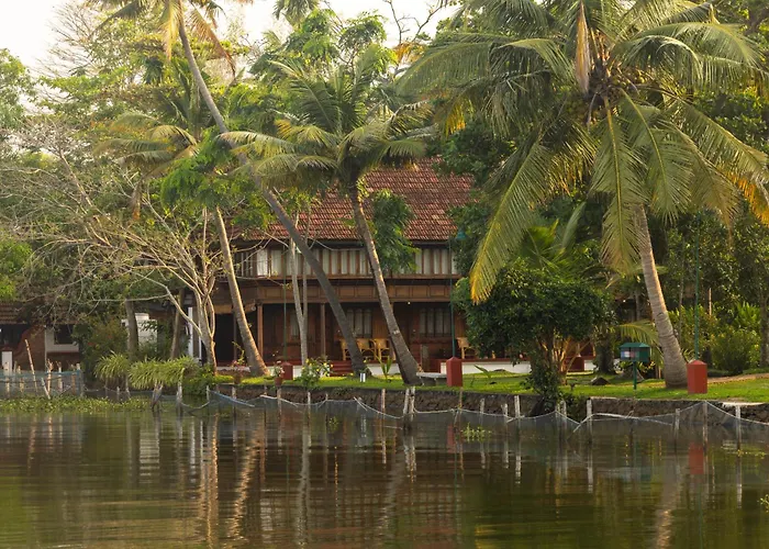 Coconut Lagoon Kumarakom - A Cgh Earth Experience