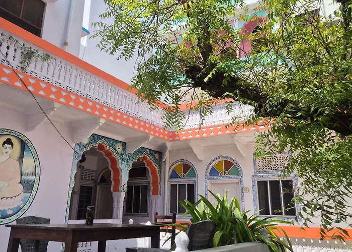 Hotel Paramount Palace