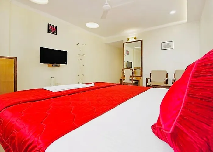 Hotel Sarita - Near Surat Railway Station