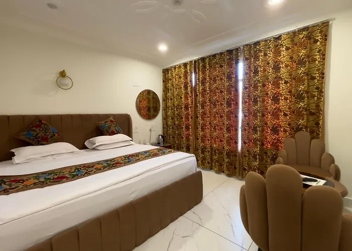 Hotel Crescent