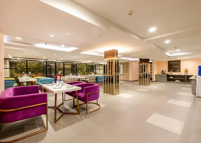 Hotel Sapphire House - 3 Mins Walk From Metro And 5 Mins From Rail Station New Delhi