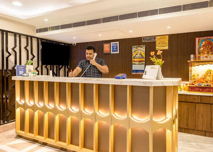 Hotel Sapphire House - 3 Mins Walk From Metro And 5 Mins From New Delhi Railway Station