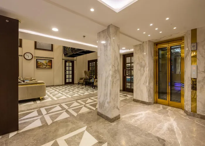 Hotel Sapphire House - 3 Mins Walk From Metro And 5 Mins From New Delhi Railway Station