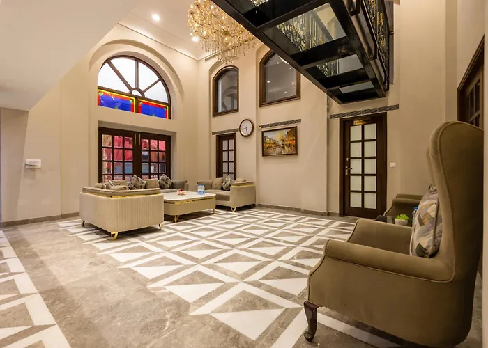 Hotel Sapphire House - 3 Mins Walk From Metro And 5 Mins From New Delhi Railway Station