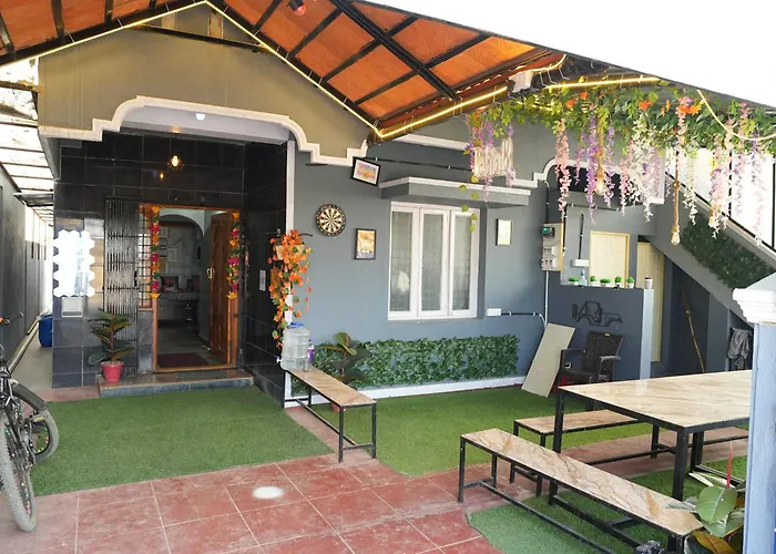Da Java 18 Hostel And Homestay Chikmagalur