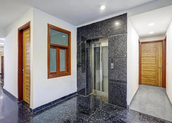 Hotel Ashram View Just 10 Minute Away Form Nizamuddin Railway Station