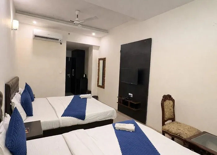 Hotel Woodlark Zirakpur II A Peaceful Stay I Travelers Choice I Best For Family And Group