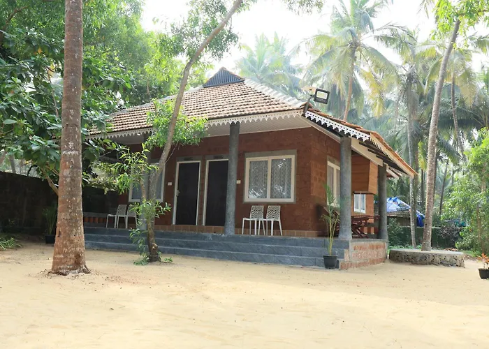 Stripgreens Beach & Backwater Resort Valiyaparamba
