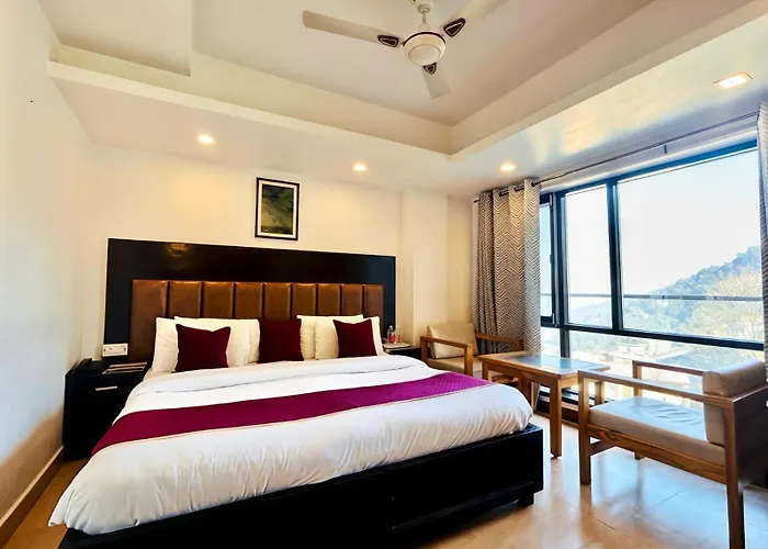 Dwaper Retreat A Premium Property Near Mall Road Mussoorie
